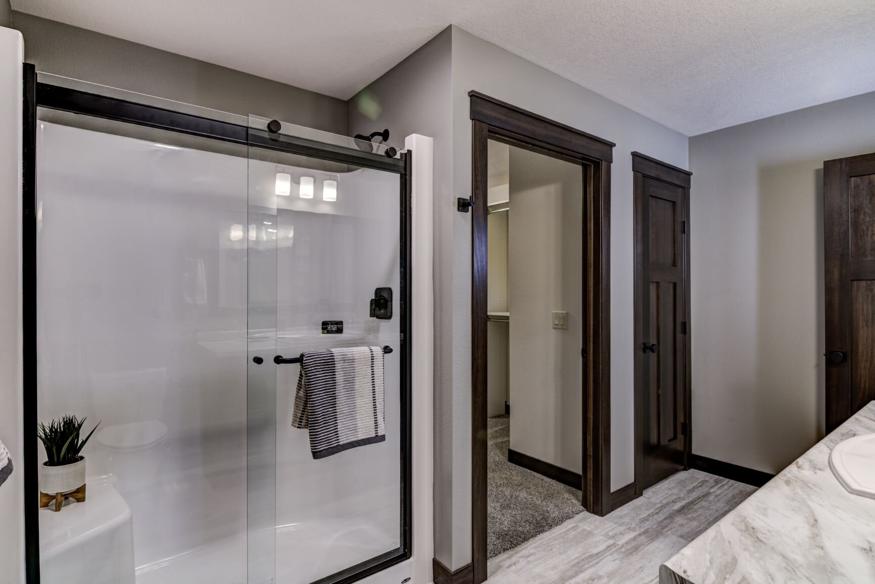 20-07 - Master Bathroom-3 M.jpg