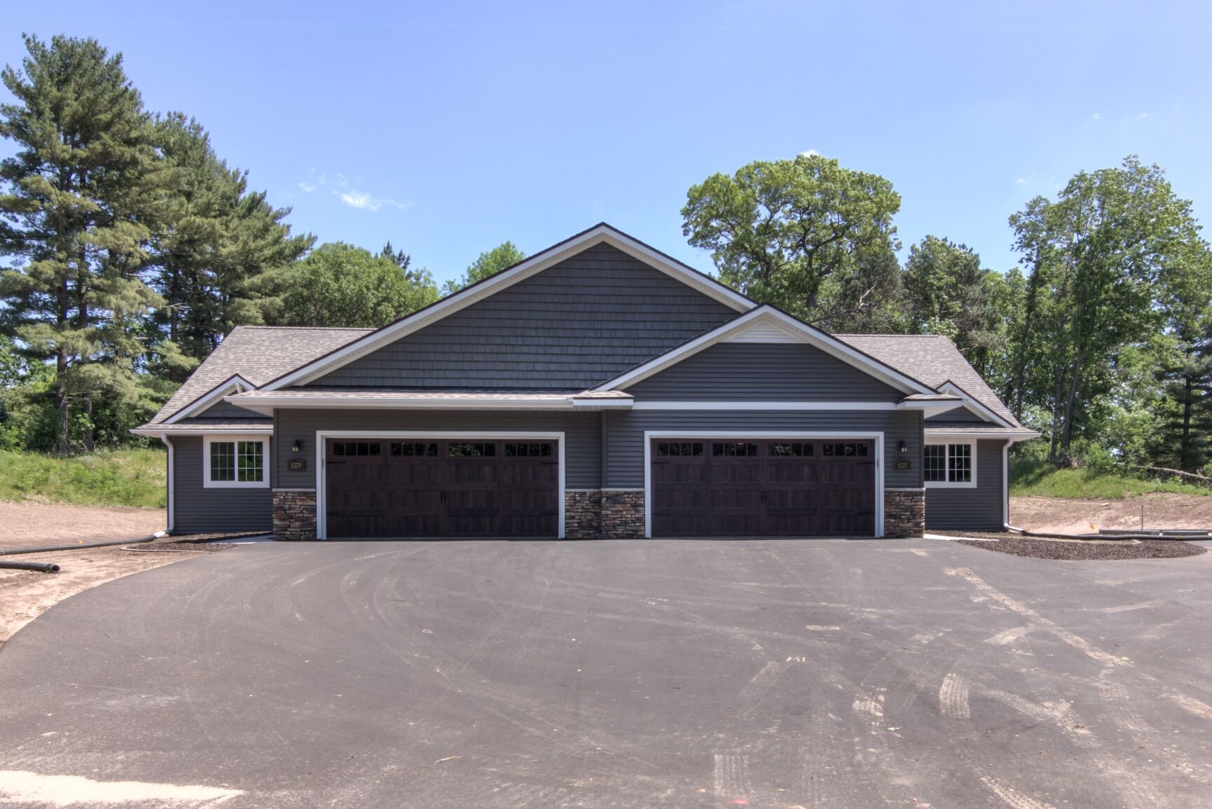 43-20 - Exterior-1 M.jpg