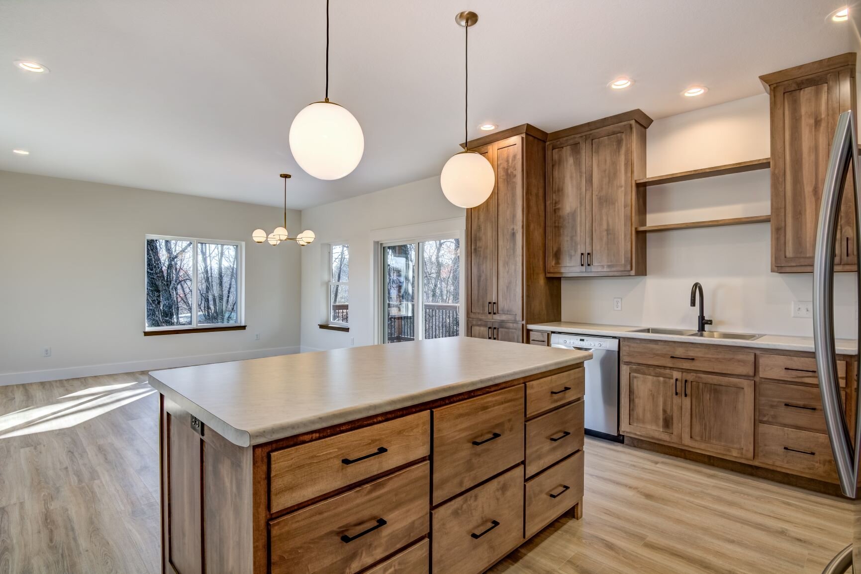 12-KitchenM.jpg