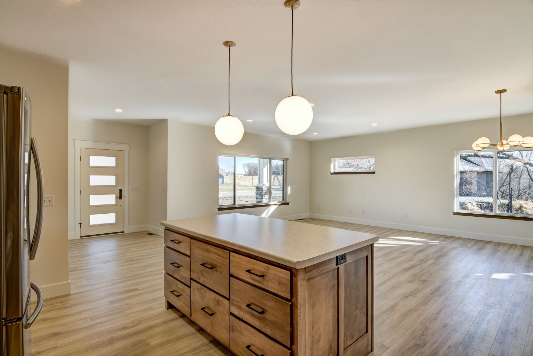 13-KitchenM.jpg