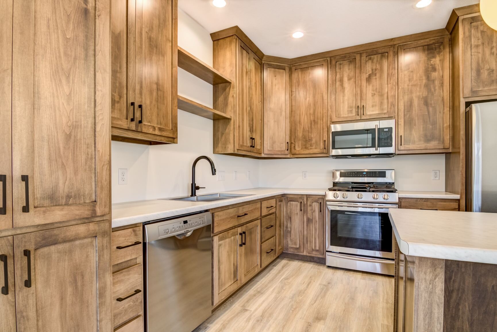 16-KitchenM.jpg