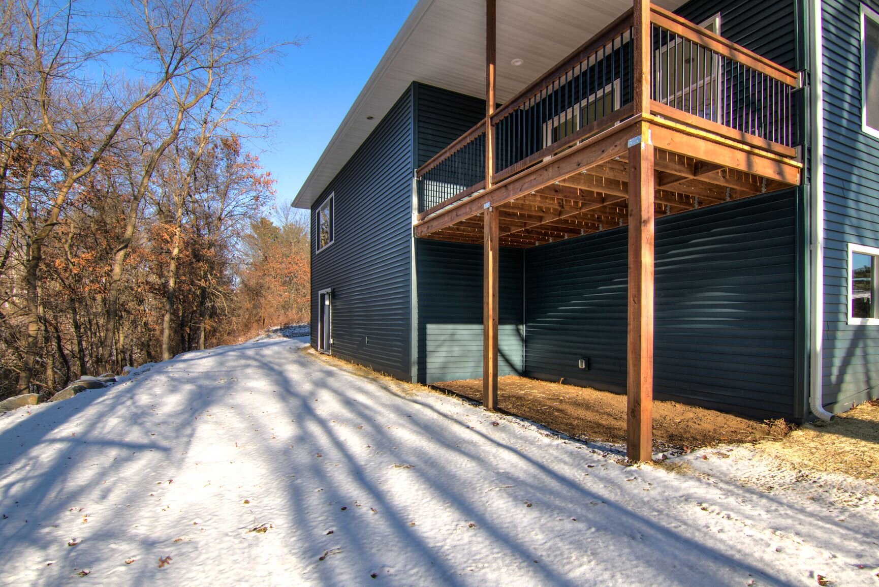 36-19 - Backyard-4M.jpg