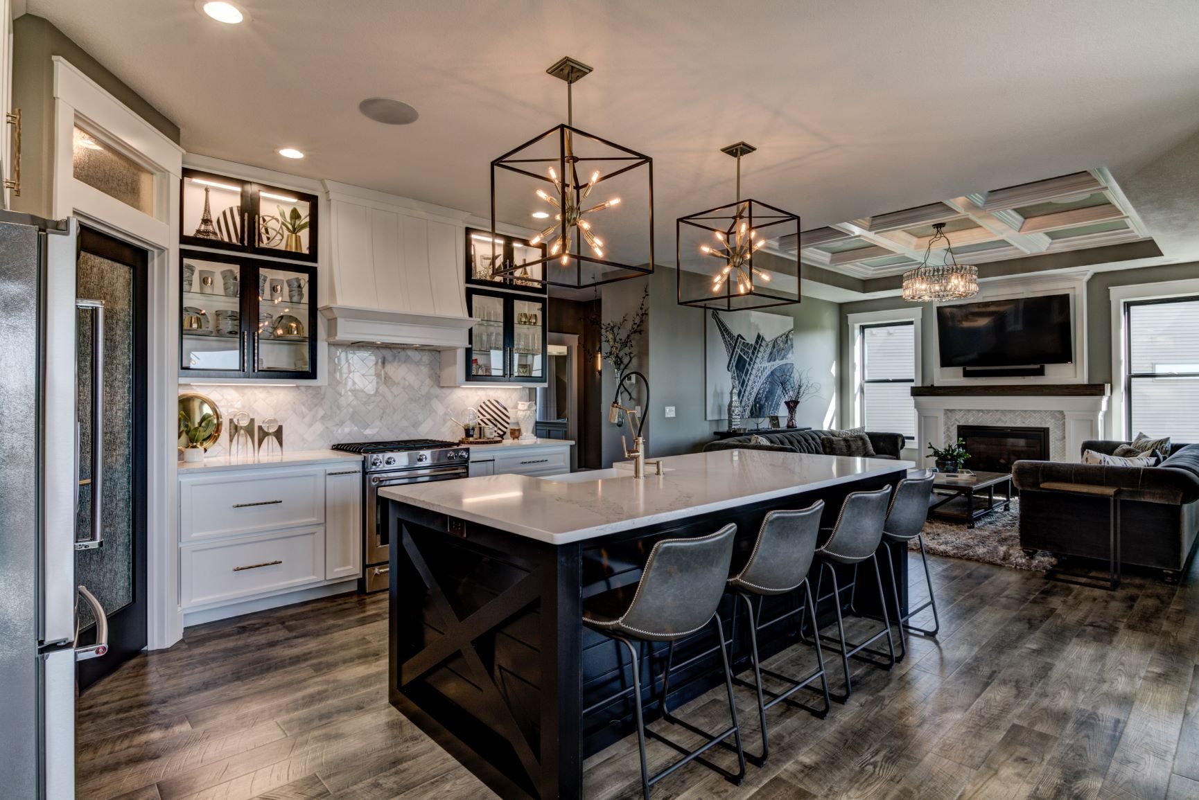 14-03 - Kitchen-M.jpg